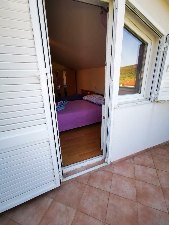 Apartmani Franciska Rab Town Bagian luar foto