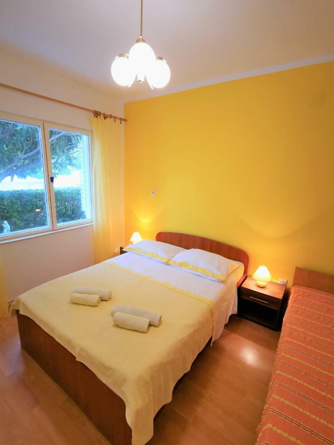 Apartmani Franciska Rab Town Bagian luar foto
