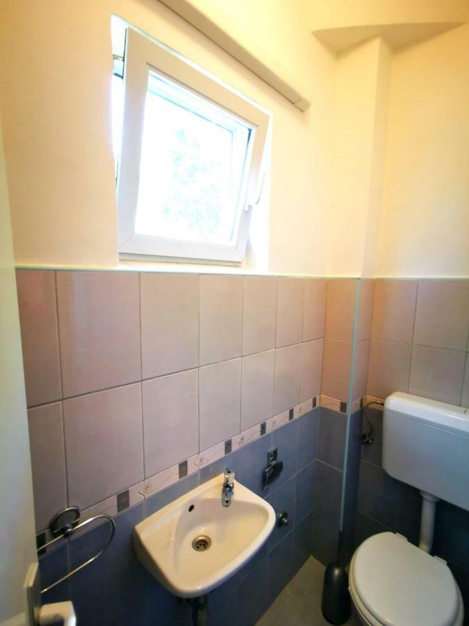 Apartmani Franciska Rab Town Bagian luar foto