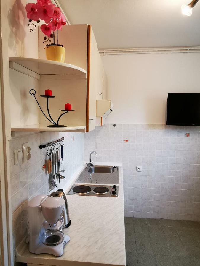 Apartmani Franciska Rab Town Bagian luar foto